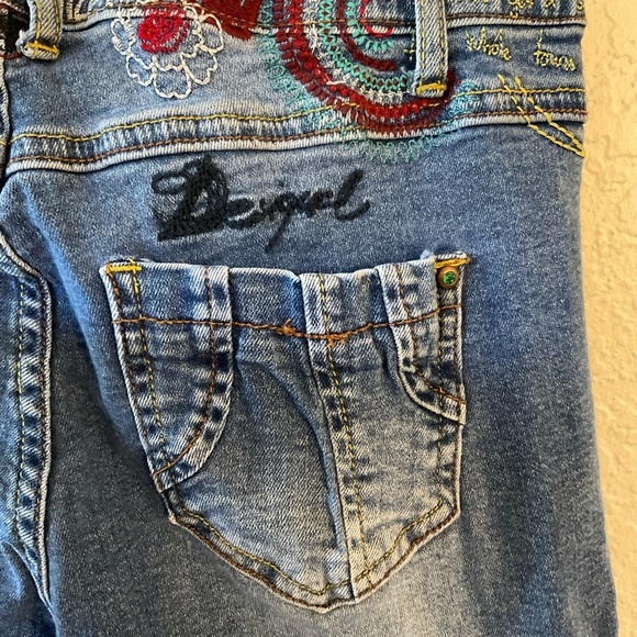 DESIGUAL Jeans. Say Something Nice Sz 26. Preloved. Stretch. Embroidery. - Picture 3 of 13